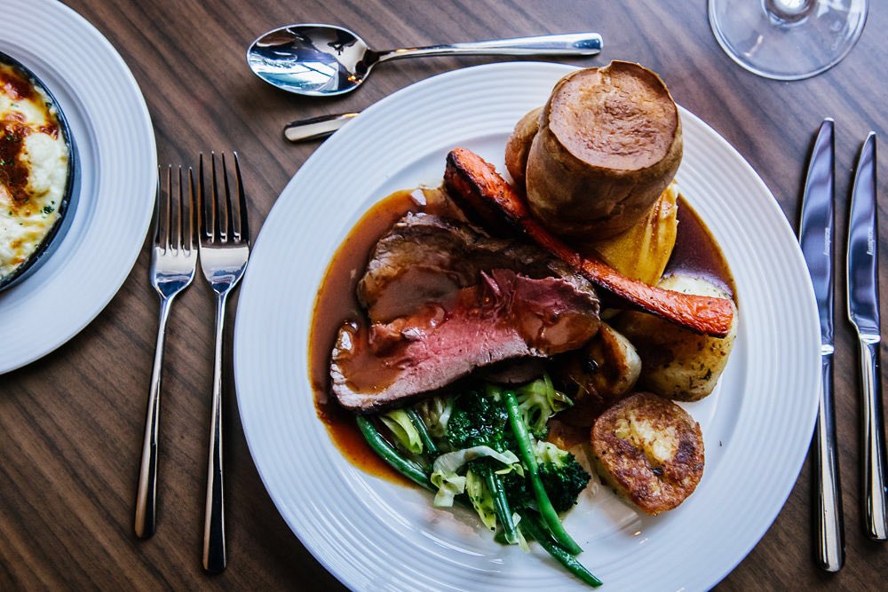 The sun is shining! Fancy a woodland walk followed by a Sunday roast? Pop in and see us today xx tables can be reserved: bartlehall.co.uk/dining/sunday-…
