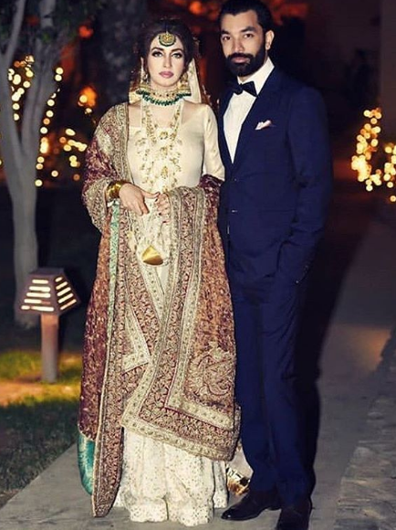 Celebcentralpk's tweet photo. Elegance and grace, there is nothing which #baiman can't embrace. #ImanAli and #BabarBhatti on their reception day.
#CoupleGoals #Lollywood #Actor #Model #PakistaniWedding #PakistaniCelebrities #CelebrityCentral https://t.co/e7NoW9pzVy