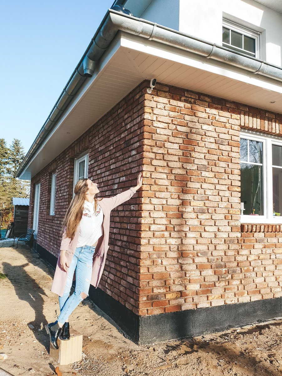 ReolinkTech's tweet image. When moving into a new neighborhood, @mrs_mamaa felt a bit nervous about the security of her new home. Adding a wire-free #ReolinkArgus2 has helped her and her family with their unease about home security and has helped them gained extra peace of mind in the palm of hands!