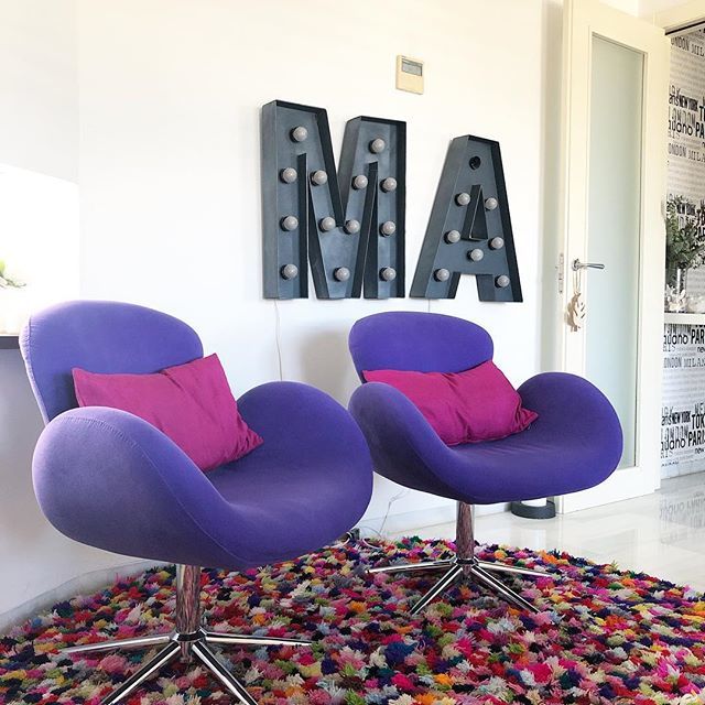 Hola!!!! Hace días que no subo post porque me estoy tomando con un poquito de relax el mundo insta, que si no siento que saturo jejejje
.
Hoy quieres enseñar el rincón más colorido de mi hogar 💜entre madera, gris y blanco hay espacio para una explosi… ift.tt/2Th0uFy