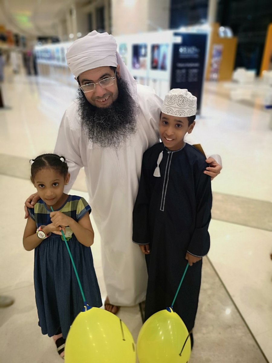 كوثر وسعيد مع مربي الأجيال الشيخ عبدالله العيسري <a href="/abubalj/">أبو بلج عبدالله العيسري</a>