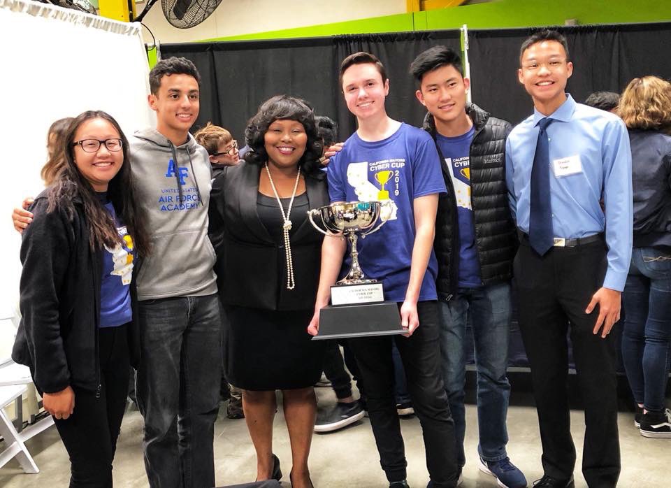 RacquelVasquez's tweet image. More than 200 teams &amp;amp; 1200 students participated in the California Mayors Cyber Cup. Middle &amp;amp; high school students applied their knowledge in the spirit of teamwork to stop cyber attacks. I enjoyed meeting the students &amp;amp; their parents. #CuberSecurity #HYCU #Computers #LemonGrove