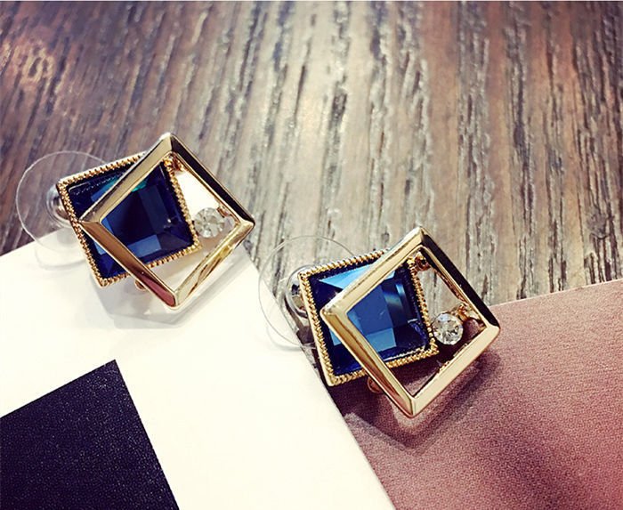 jewelry_oasis's tweet photo. #Foreshow  #earings #womenday 
new arrival item on Feb'26, add to your shopping cart to get the lowest prize.😚😚
Click here to get more detail https://t.co/vSYXVEmLoZ https://t.co/dPCOTfWHY2