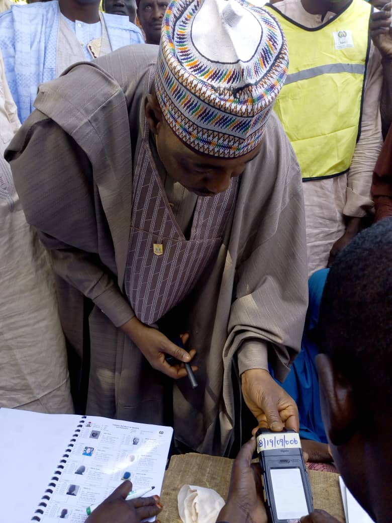 BornoYoung's tweet photo. Mafa 001 Pollling Unit

The APC Governorship Candidate, Prof Babagana Umara Zulum, along with Mafa Stakeholders voted at the Presidential &amp; National Assembly Elections at Arjiri 001 polling unit of Mafa local govt area of Borno State on 23rd of Feb, 2019. #NextLevelWithBuhari https://t.co/5rqhZf5bQV