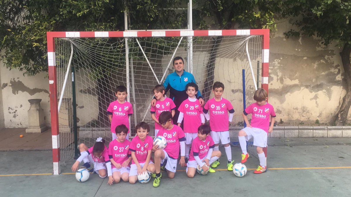 AlminarEsclavas's tweet photo. JDM JORNADA 2 FÚTBOL SALA PREBENJAMIN A. Gran victoria (2-4) del TRESSIS GESTION DE PATRIMONIOS CD Alminar Esclavas “A” ante el CD SAFA. Partidazo de los nuestros para conseguir el triunfo ante un muy buen rival. ¡Enhorabuena chicos! @TressisSV @TressisGestion https://t.co/W5aPdbWcfy