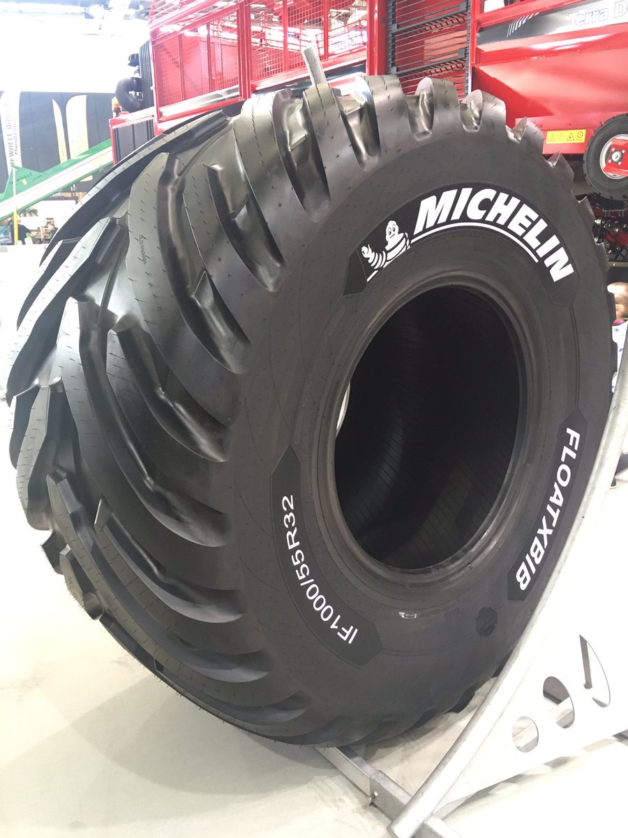 FavierLaurie's tweet photo. Michelin présent toute la semaine sur le stand Holmer Venez découvrir notre nouveau pneu Michelin Floatxbib IF 1000/55 r32 CFO 191D/188E TL ! #floatxbib #holmer #SIMA2019 #betteraves #épandage #sima @MichelinAgriFR https://t.co/KxCK3FifSN
