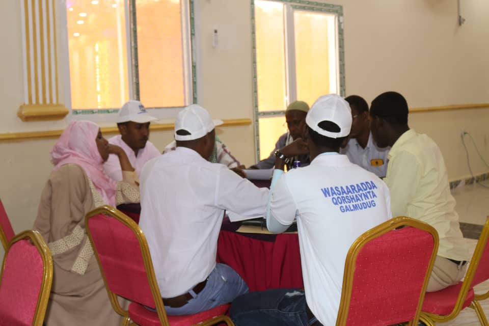 MoPIED_Galmudug's tweet photo. Focus group discussion of #NDP9 with the #Commerce_Committee and stakeholders of Galmudug state of Somalia is now going on.
#NDP9
#Galmudug
#Commerce_Committee
@MoPIED_Somalia
@MoPIC_Galmudug
@HusseinMhh5
@aysanei
@Abdirachiid https://t.co/4ZfPPQd0RF