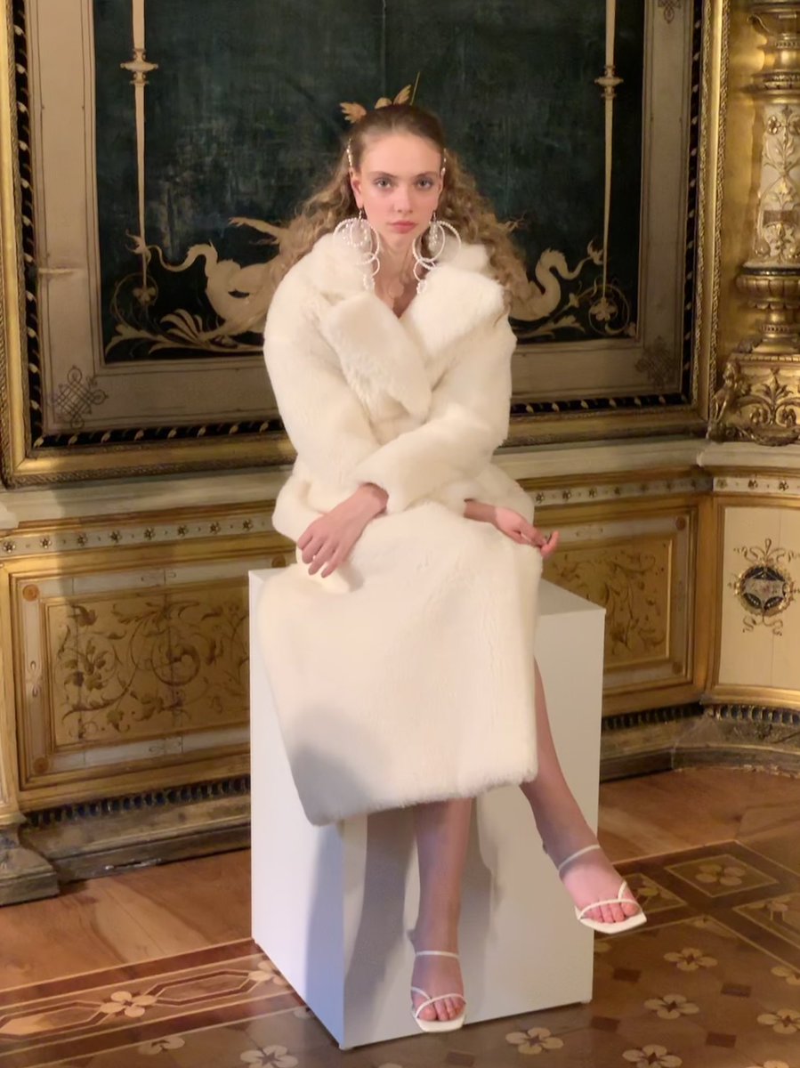 ScarimboloA's tweet photo. Beauty @greta_boldini 
.
.
.
#MFW.
#milanofashionweek .
#thedonna  #thedonnaofficial #fashion #fashionista #glamour #fashionshow #milano #milan #milanotoday https://t.co/5M89cf0hi1
