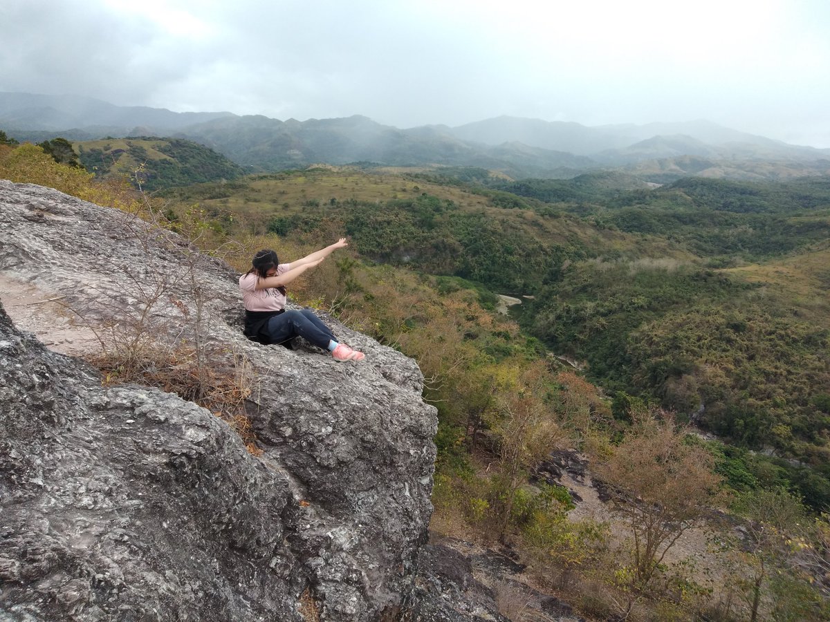 ellecapric's tweet photo. senpai Dante, please notice me #Gulapanatics
#FirstSummit with the best Secret Org UPM SOC!!!
ty hike mates ❤️🤗 sml!! https://t.co/c8uGRUR6Q5