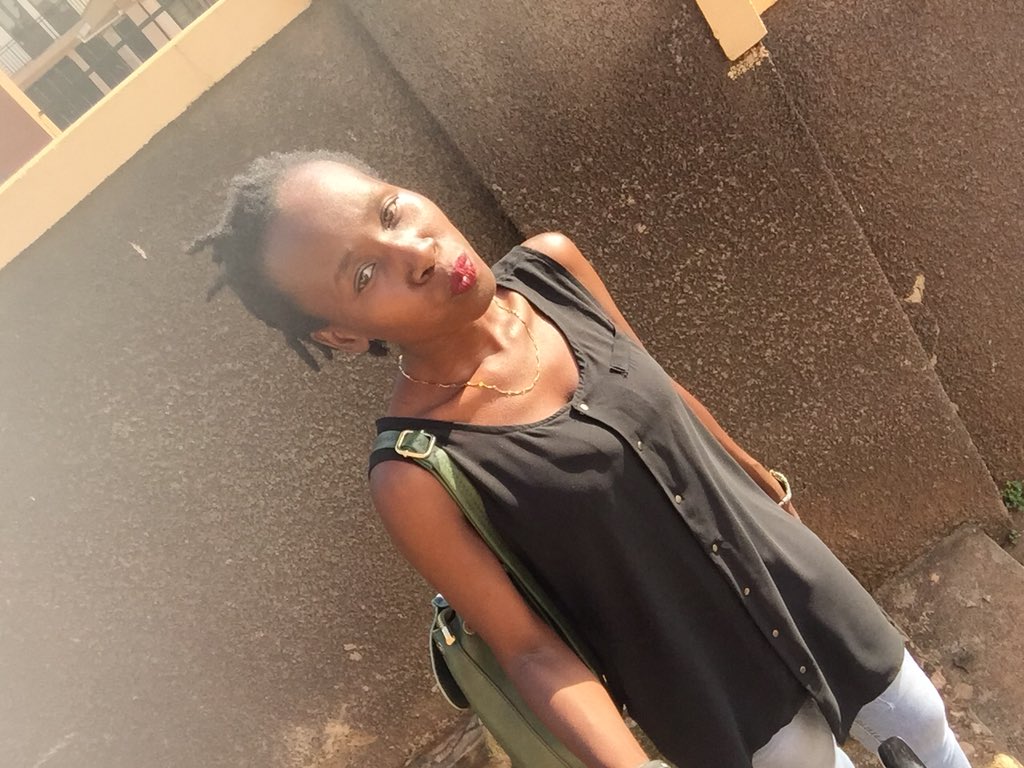joanna_kisakye's tweet photo. @AtimCharlotte Got me some forehead. #ForeheadTwitter https://t.co/lLkxumLKRw