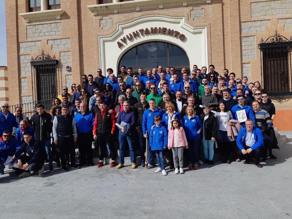 Esta mañana hemos tenido la reunión anual de la Federación Española Toro de Cuerda. 
Esta tarde en la Gala  sabremos el toro que exhibiremos. Ya no queda nada!! 
XVI Congreso Nacional Toro de Cuerda.

#torodecuerdatorodevida