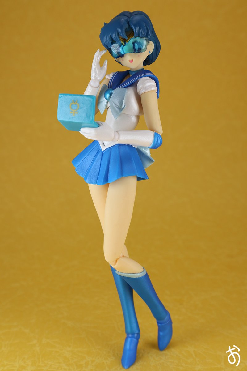 おかもち V Twitter ふと ウチのshfセーラーマーキュリー フレディ マーキュリーのネタにしか使ってなくね と気づきまして とりあえず一枚撮っとこう オモ写 セーラームーン