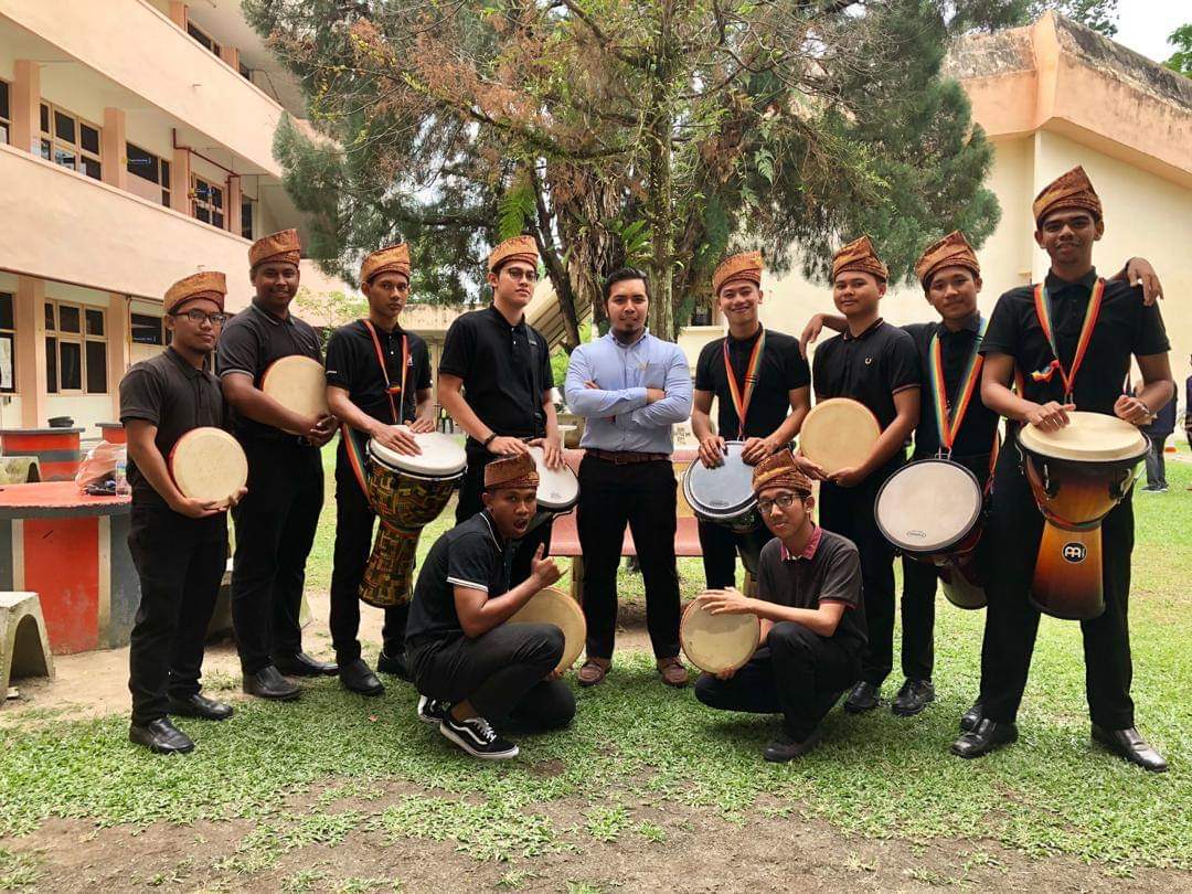 PUOIPOH's tweet photo. Sekitar Majlis Perasmian MCT HUB JTMK yang disempurnakan oleh Dr Hj Zairon bin Mustapha, Pengarah Politeknik Ungku Omar.
#jtmk
#puo
#MctHub
#DreamBigAtPUO https://t.co/hICdZqJYZd