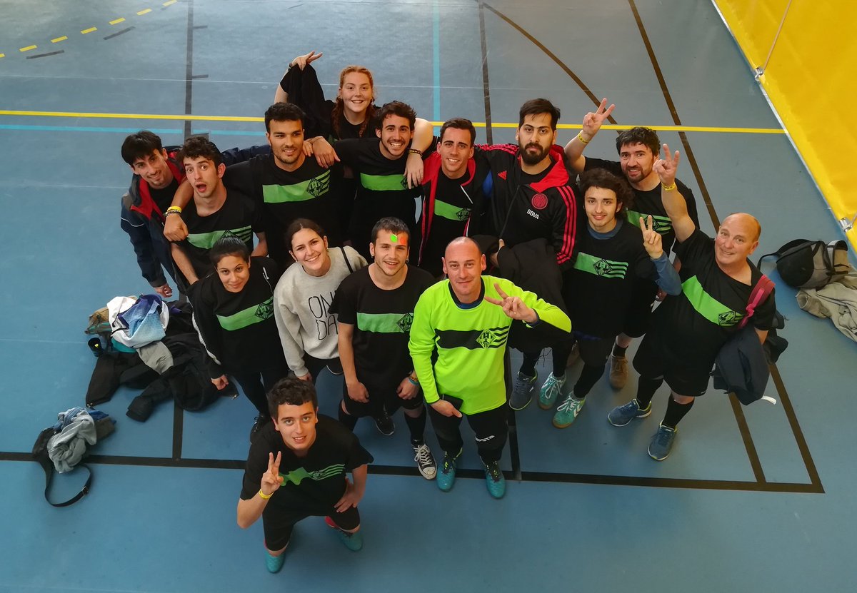 Segona victòria de l'equip fluorescent al <a href="/torneigcdberga/">torneigcdberga</a>! Després de l'empat 7 - 7 amb els <a href="/capgiratscdv/">Castellers Castellar</a> (amb remuntada inclosa) el partit s'ha decidit per 2 - 1 als penals! Enhorabona equip! #torneigcdberga #intercasteller
