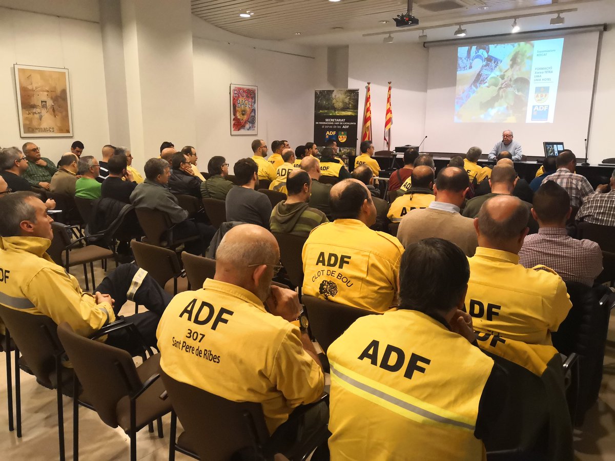 sfadfcat's tweet photo. Una setantena de coordinadors de les #adfcat participen en una formació del @sfadfcat sobre el funcionament dels equips de la xarxa #RESCAT. https://t.co/KaAC24ma81