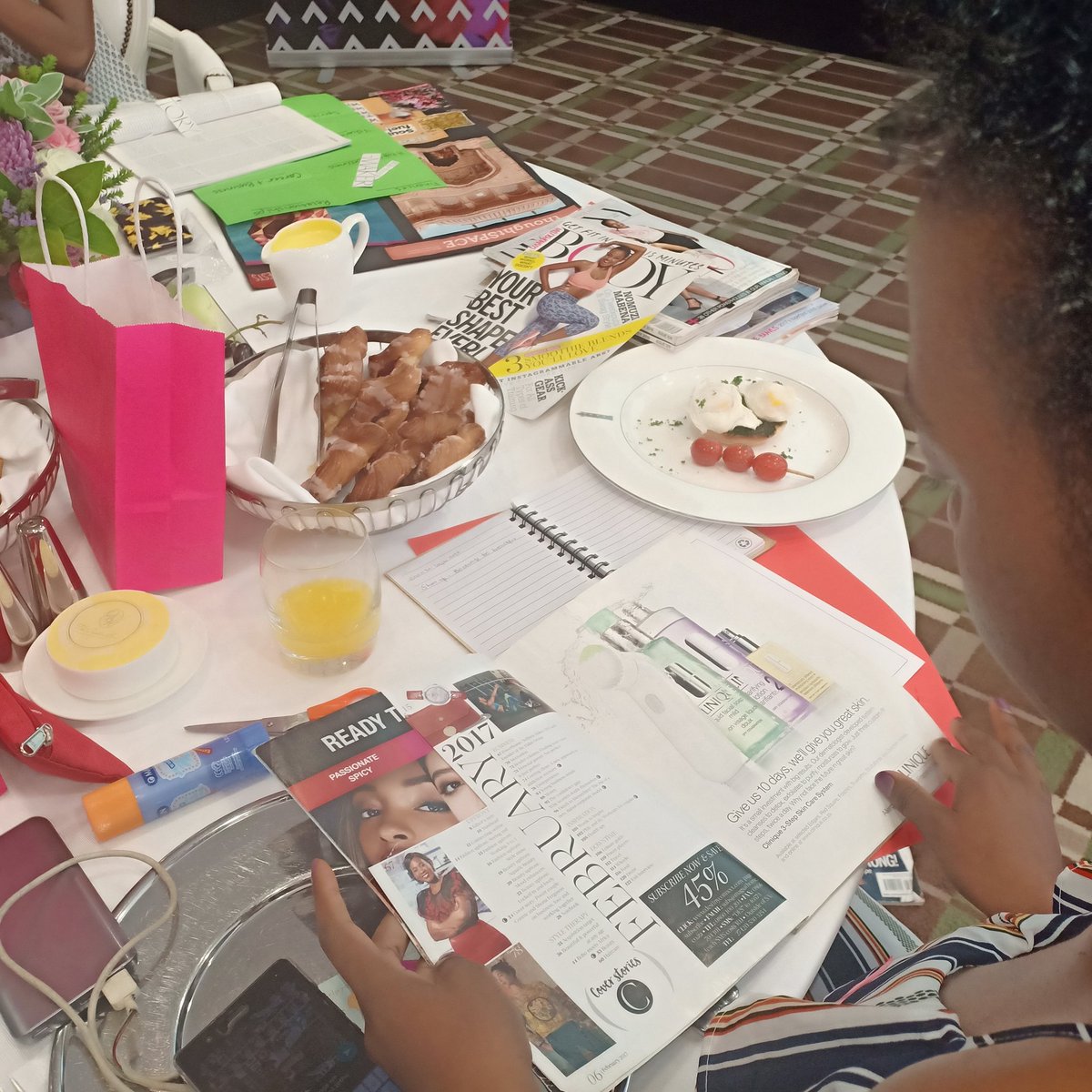 DreamGirlsAcad's tweet photo. Vision boarding and brunch #DurbanMentorshipLaunch @CanHCZA @RebeccaKano https://t.co/k29WSTTyMR