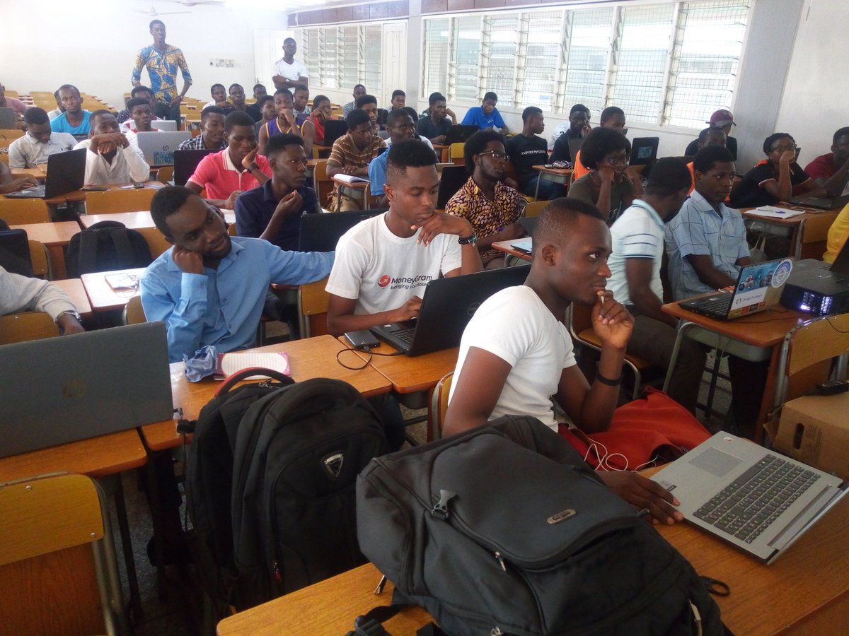 gdsc_ucc's tweet photo. During meetups. #Android @AndroidDev @r_FlutterDev #DSCSSA #DSCUCC #DSCGhana https://t.co/FPd1doWQiP