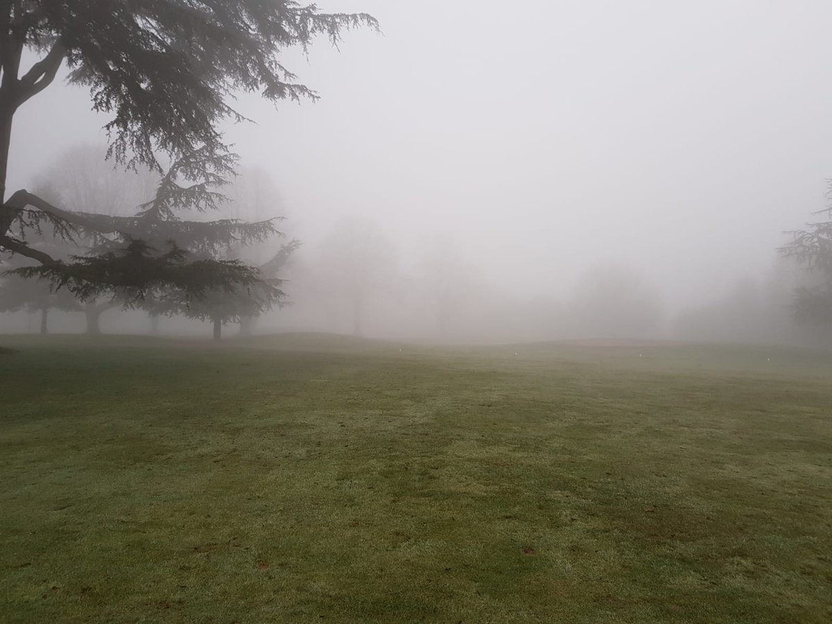 IPGCourseupdate's tweet photo. Sunday..No golf yet because of fog...but fill yourself up with a fantastic breakfast @IngestreParkGC @IanDaviesEEEgol Before you play. #superchef #ultimatebreakfast @andyb381 @MidlandsGolfer https://t.co/lcnQd4Jtsj