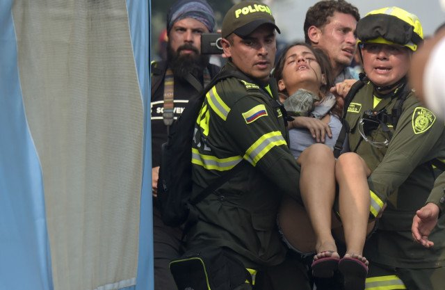 ReporteYa's tweet photo. #24Feb Más de 285 heridos y 14 asesinatos, es el saldo preliminar que deja la brutal represión de Maduro en la frontera con Colombia. Estos actos no puedan quedar impunes. ¡JUSTICIA! - @ArmandoArmas https://t.co/I3Hb5a1PFI