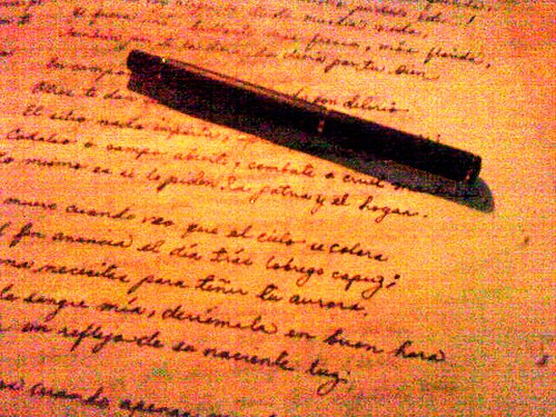 SuzanStMaur's tweet image. How #journaling for business can write you a book (or other content) that shares not only the practical ups and downs but also how they make you feel. Why is that important these days? bit.ly/2BLFJb8 
#businesswriting #digitalhandwriting