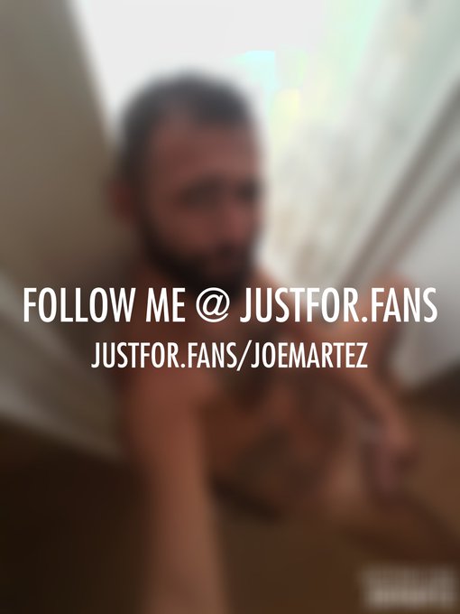 Chi mi aiuta a tirarlo giu??? Non vuol scendere...  See this and more at: https://t.co/YSrEf6f3VD https://t<a href="/tag/superfan"class="tags"><span>#superfan</span></a>