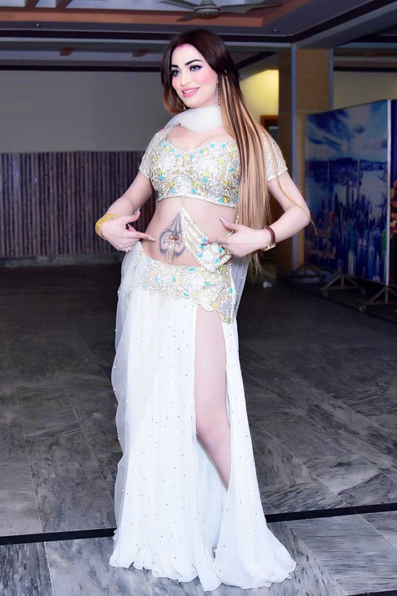 Rimal35880663's tweet photo. Dance is my passion it's a very nice form of art #dancingvibes #rimalali #Shoot #Beauty #eyes #makeovermonday https://t.co/SjaMAUMWg1