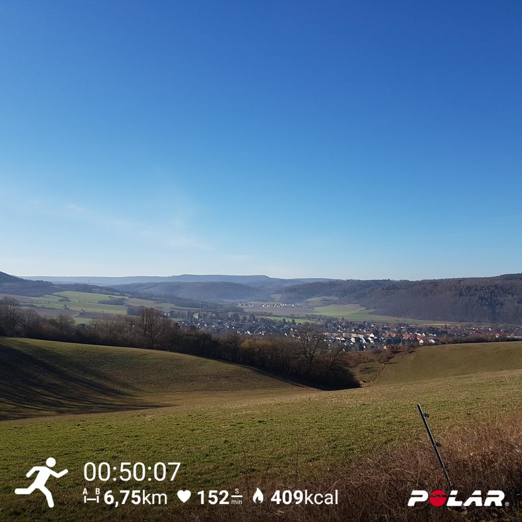Resa584's tweet photo. Nach meiner #Erkältung endlich wieder #Laufen.
#asicsfrontrunner #asicsfrontrunner2019 #Trainingsplan #running #momswhorun #landleben #Frühling #frühlingsgefühle #PolarVantageM https://t.co/XlL9jfNIRf