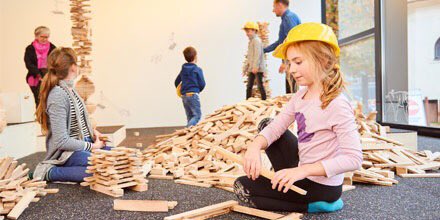 //HEUTE: SUUUPER SONNTAG im #Stadtspiellabor im OÖ Kulturquartier! 14.00 -17.00 Uhr: Bau mit und entwirf deine Stadt der Zukunft! #suso #kidsandfamily #linz #ooekq #sonntag #ausflug