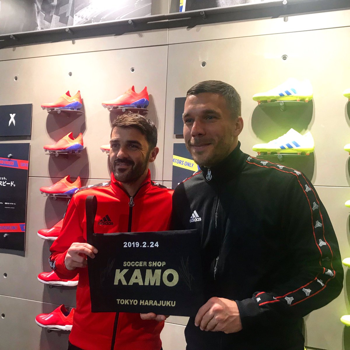 サッカーショップkamo No Twitter 原宿店 ルーカス ポドルスキー選手 ダビド ビジャ選手緊急来店 2 24 日 Adidas 契約ビッグゲストが Kamo原宿店3f Adidas Footballフロアにお越しくださいました Lucas Podolski David Villa Store Visit At Adidas