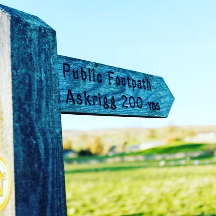 ✅ Nestled in the Yorkshire Dales 
✅ Steeped in History 
✅ Setting of James Herriot’s “All Creatures Great and Small”

Why a trip to #Askrigg makes for a #perfectday! 

➡️ Read more at:  dalesdiscoveries.com 

#wensleydale #explore #dayinthedales #yorkshiredales