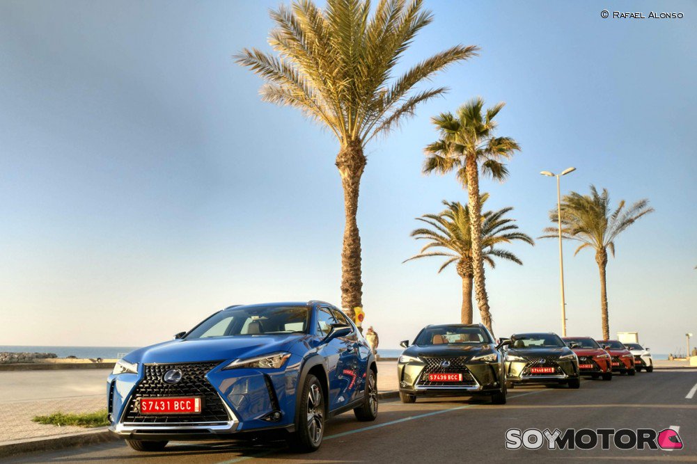 Al volante del <a href="/LexusSpain/">Lexus España</a> UX 250h, el nuevo SUV híbrido premium 🔝 bit.ly/2GIa4eY