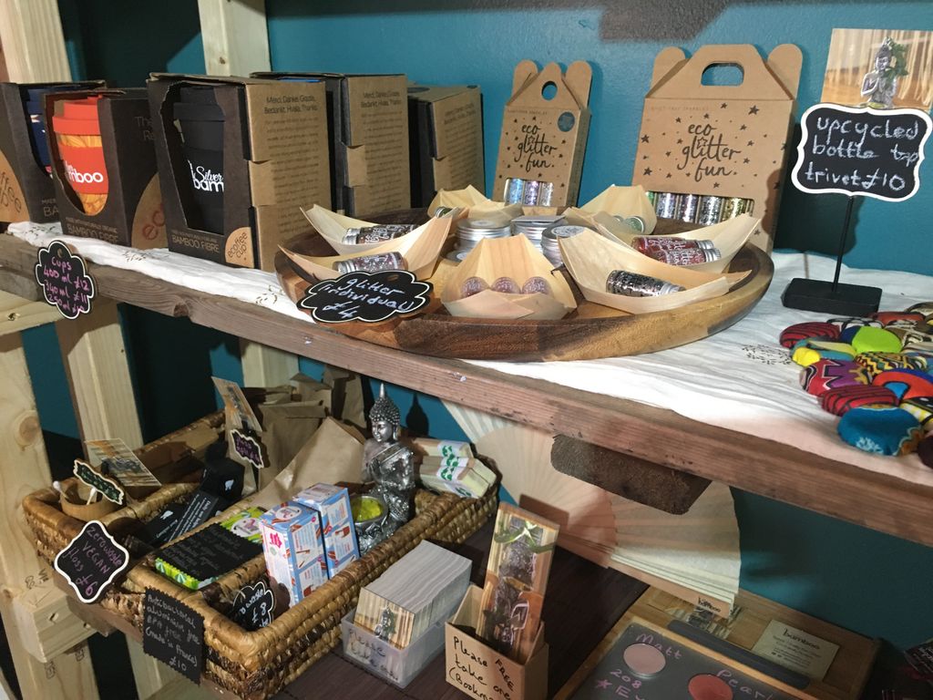 LittleAudreyCo's tweet photo. When you find a little hidden gem full of eco friendly vegan goodies! 😍 
.
.
.
#plasticfree #biodegradable #Recycle #Vegan #ecofriendly #hiddengem #goodies #SundayFunday u https://t.co/HRQmUT0KW8