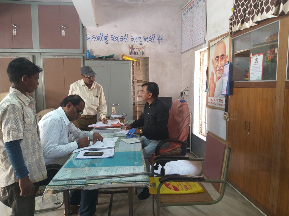 SSiddhpur's tweet photo. મતદાર યાદી સુધારણા ઝુંબેશ તાં.સિદ્ધપુર https://t.co/R0urKSp9gL