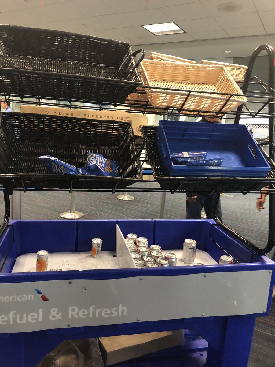 sonamkaps's tweet photo. American Airlines: FYRE edition
#garbage #nofood #Flight136 #AA136 @AmericanAir
8 hour delay https://t.co/qsbzM4PsHw
