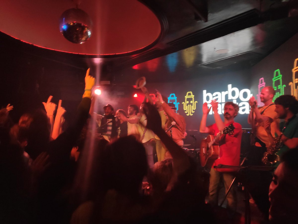 Bonita despedida se celebró anoche para Álvaro Barbón de su familia <a href="/barbonautas/">Barbonautas</a> 
Nunca pararemos de reir!