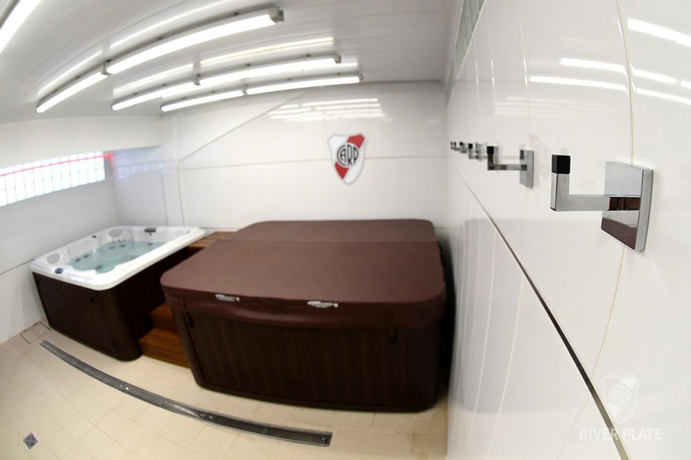 jacuzziar's tweet image. Spa Jacuzzi® en el nuevo Vestuario de River Plate.
El plantel de River volverá a cambiarse este domingo en su lugar habitual, tras las remodelaciones que pidió Gallardo.