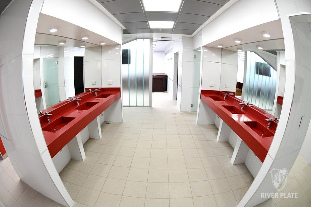 jacuzziar's tweet image. Spa Jacuzzi® en el nuevo Vestuario de River Plate.
El plantel de River volverá a cambiarse este domingo en su lugar habitual, tras las remodelaciones que pidió Gallardo.