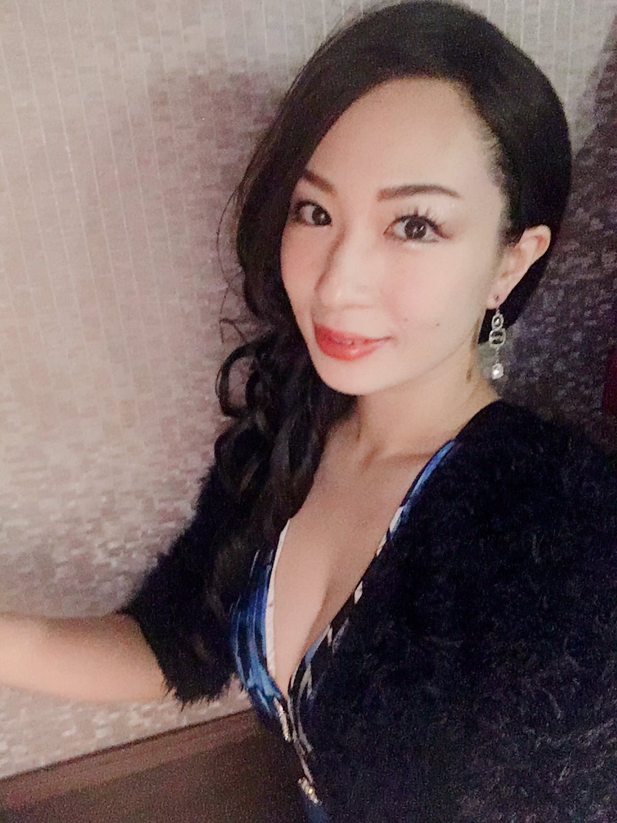 一ノ瀬文香 A Twitter 先日のニコ生 一ノ瀬文香が二丁目の働く人にクローズアップ に出演してくださった あいの部屋 のくるみママ 一ノ瀬のヅラをかぶりながらしゃべってますw ヅラがぐちゃぐちゃw