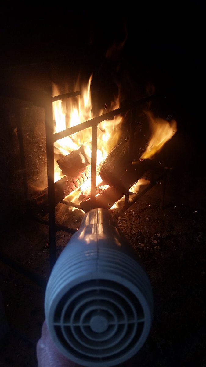 noujouhaan's tweet photo. Naas 'n knyptang is 'n haardroรซr die tweede mees essensiele tool by 'n braai plek
Jy kan spoed braai....geen meer daars te min kole of die vleis is te dit of te dat
Be prepared, be always prepared....when the heat is on, never B without heat!
#jouhaan
#braaitools
#sondagbraai https://t.co/keAuFC5h5k