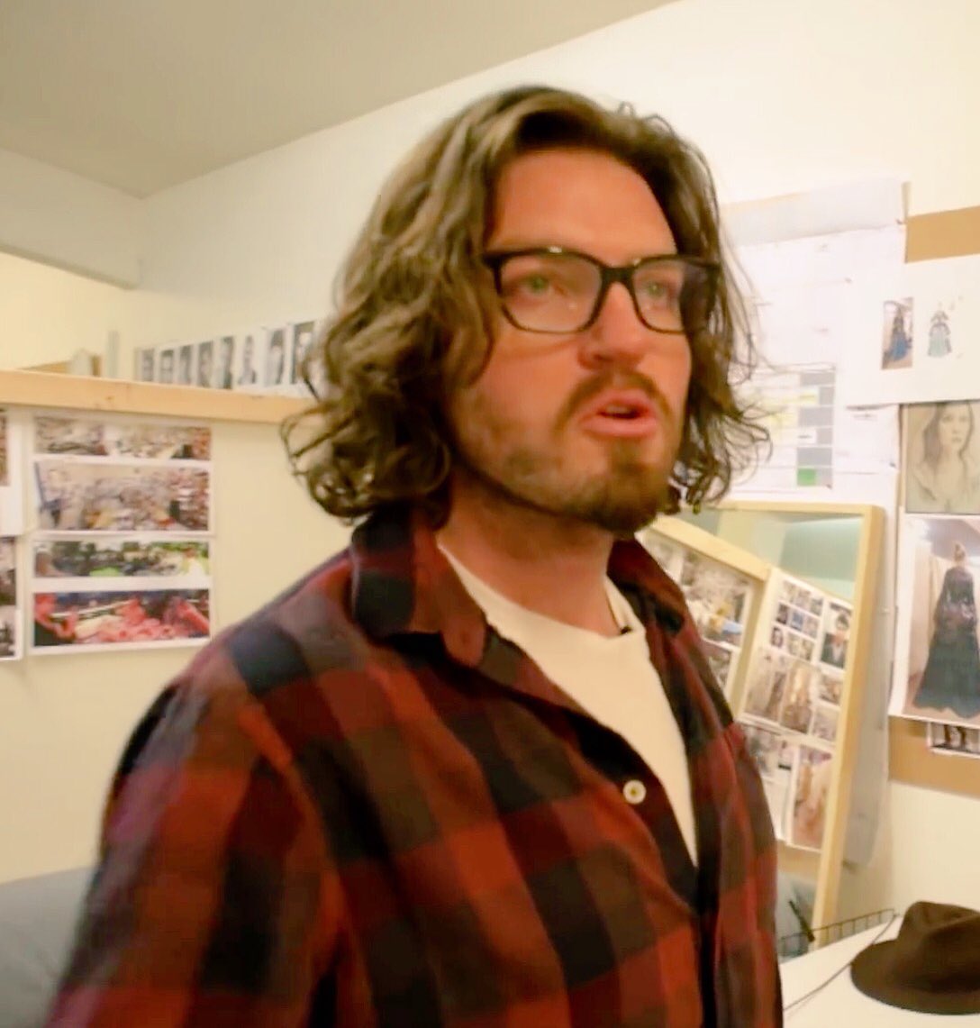 Sharonmuskebear's tweet photo. Morning lovelies. πThere's going to be a flutter of Burkeage going on before i make a start on other things.
Hope your day is full of sunshine and smilesππ
#TomBurke
#BurkeBoost
#TomTopUp https://t.co/yu5hqg8qXN