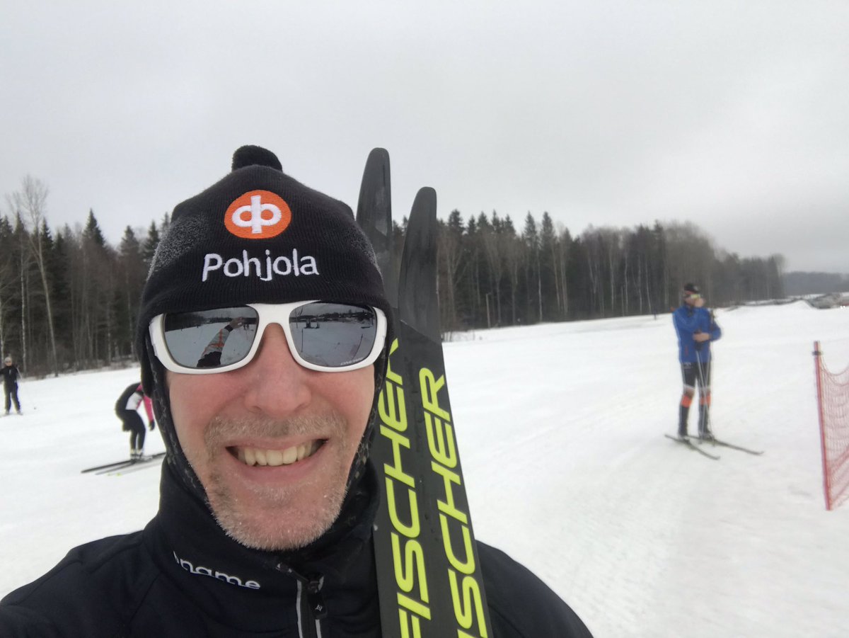 ulf_nylund's tweet photo. Paloheinässä tänä aamuna suksi luisti hyvin ja valmistelut Vasaloppettiin mennyt hyvin. 2 tuntia tasatyöntöä sekä lauantaina ja sunnuntaina. 💪 https://t.co/ePYo7k25Fb