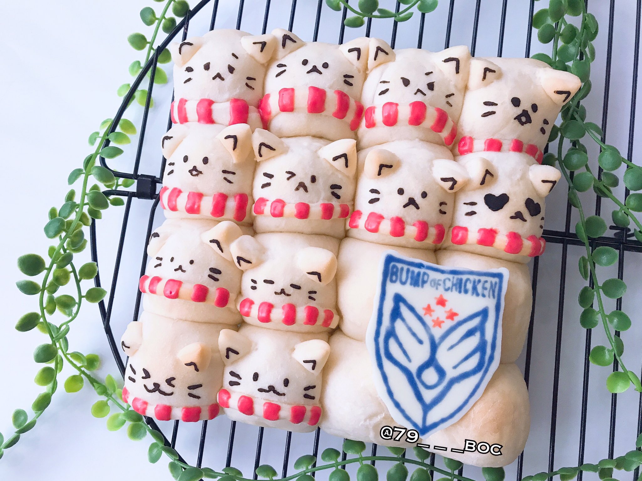 わかな Bump Of Chicken ニコル のちぎりパン いとこのお母さんがスイーツ系インスタグラマーで 教わりながら作らせてもらった ニコルの顔描くの苦手で ニコル って感じになってしまいました 初心者なのでご愛嬌ってことでw