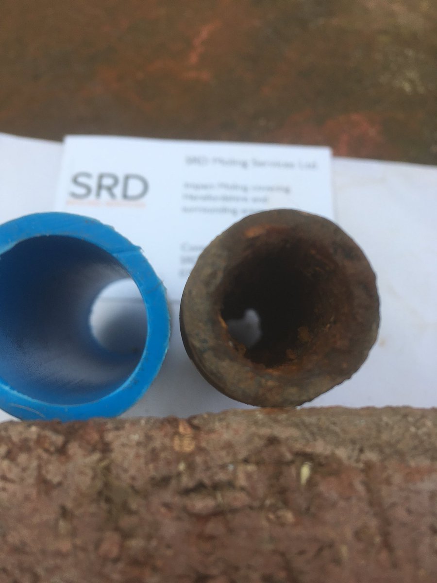SRDUtilitiesLtd's tweet photo. I know which one I prefer! #Renewal #WaterSupply #herefordshire #impactMoling https://t.co/cSI4xHl47o