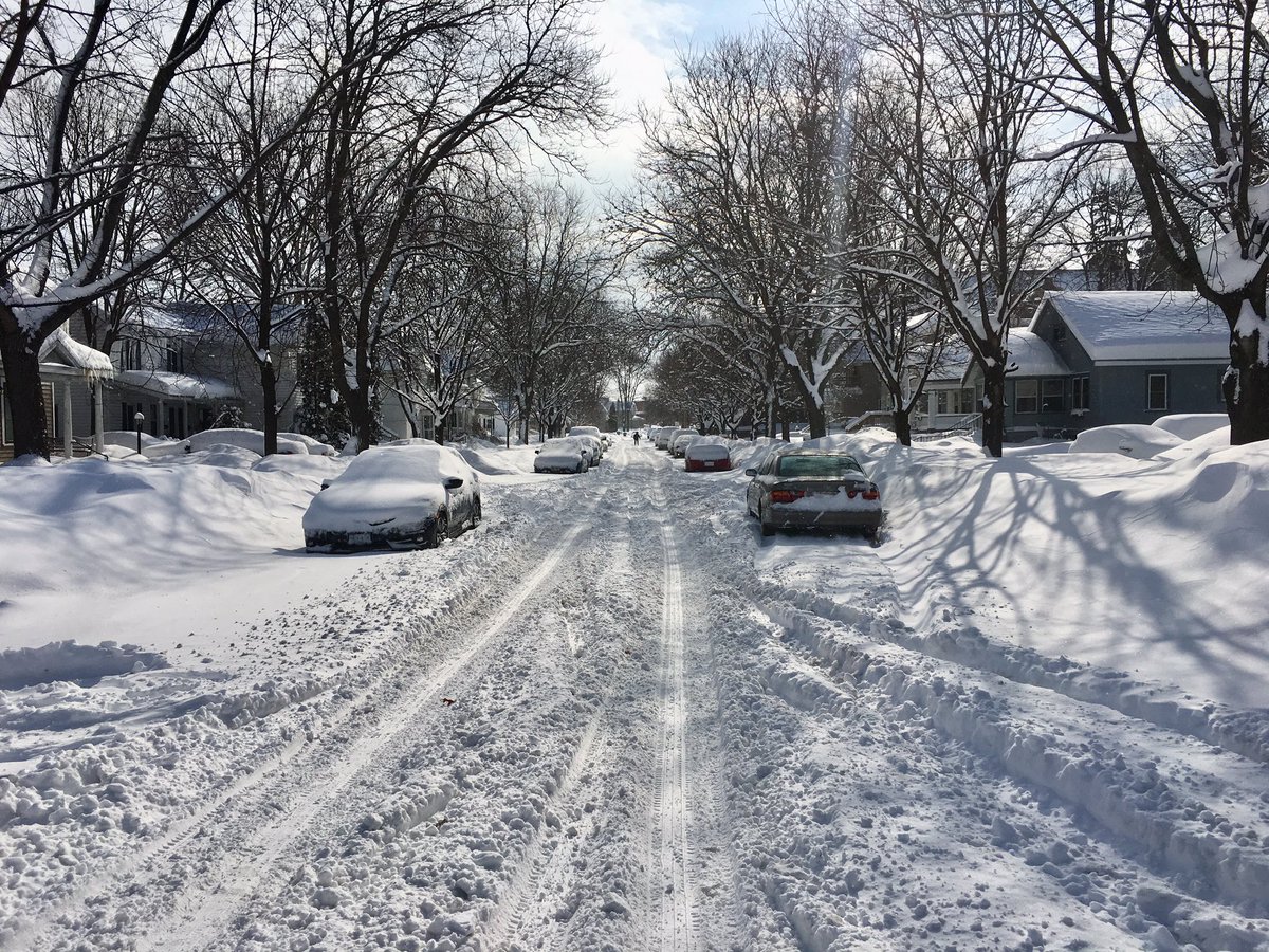 CityofECStreets's tweet photo. Crews are out trying to plow residential streets but when parking looks like this, crews can’t do their job and the street will NOT be plowed until vehicles clear. We will do our part but you need to do yours. ALTERNATE SIDE PARKING IS IN EFFECT! https://t.co/viHw77nNwF