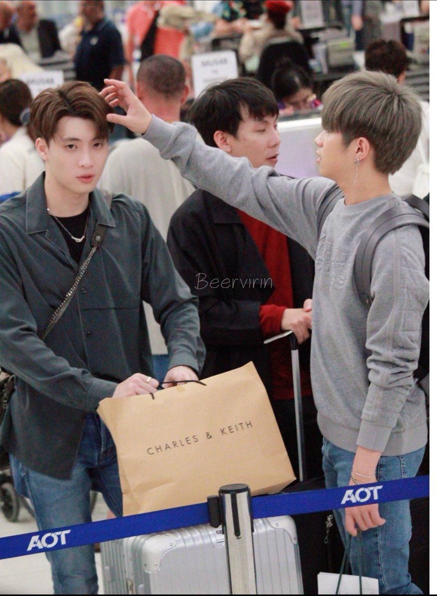 Emmanuellead's tweet photo. Luckily, I met #2wish ,strong a lot of 2wisher, have a 2wish ID card, and in this country feel very happy. https://t.co/jkyWXEkNjo