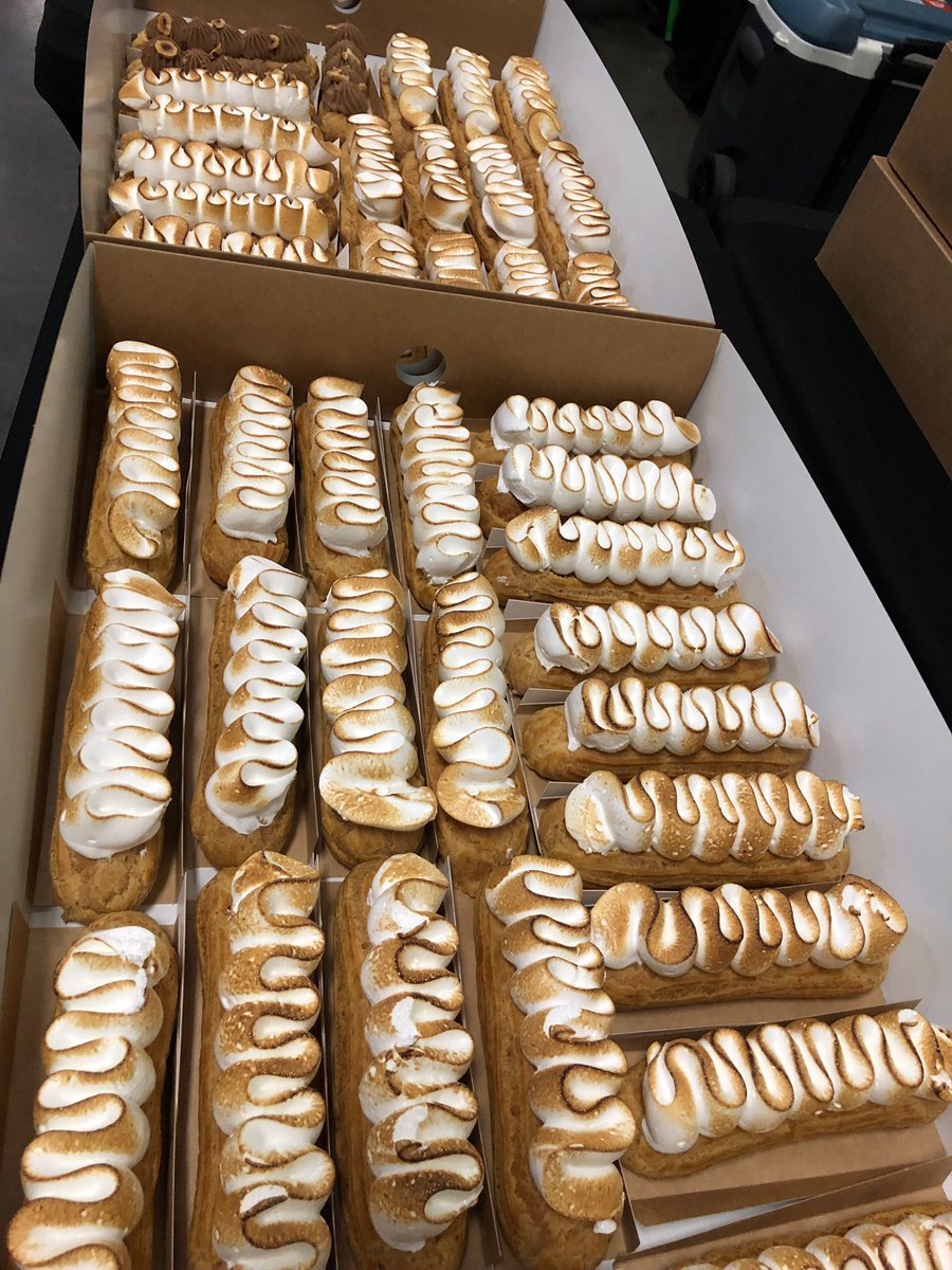 Up next - amazing desserts from <a href="/lechouxlondon/">Le Choux</a> while@our #fabulous judges pick the #smallbizhack £5000 winner!