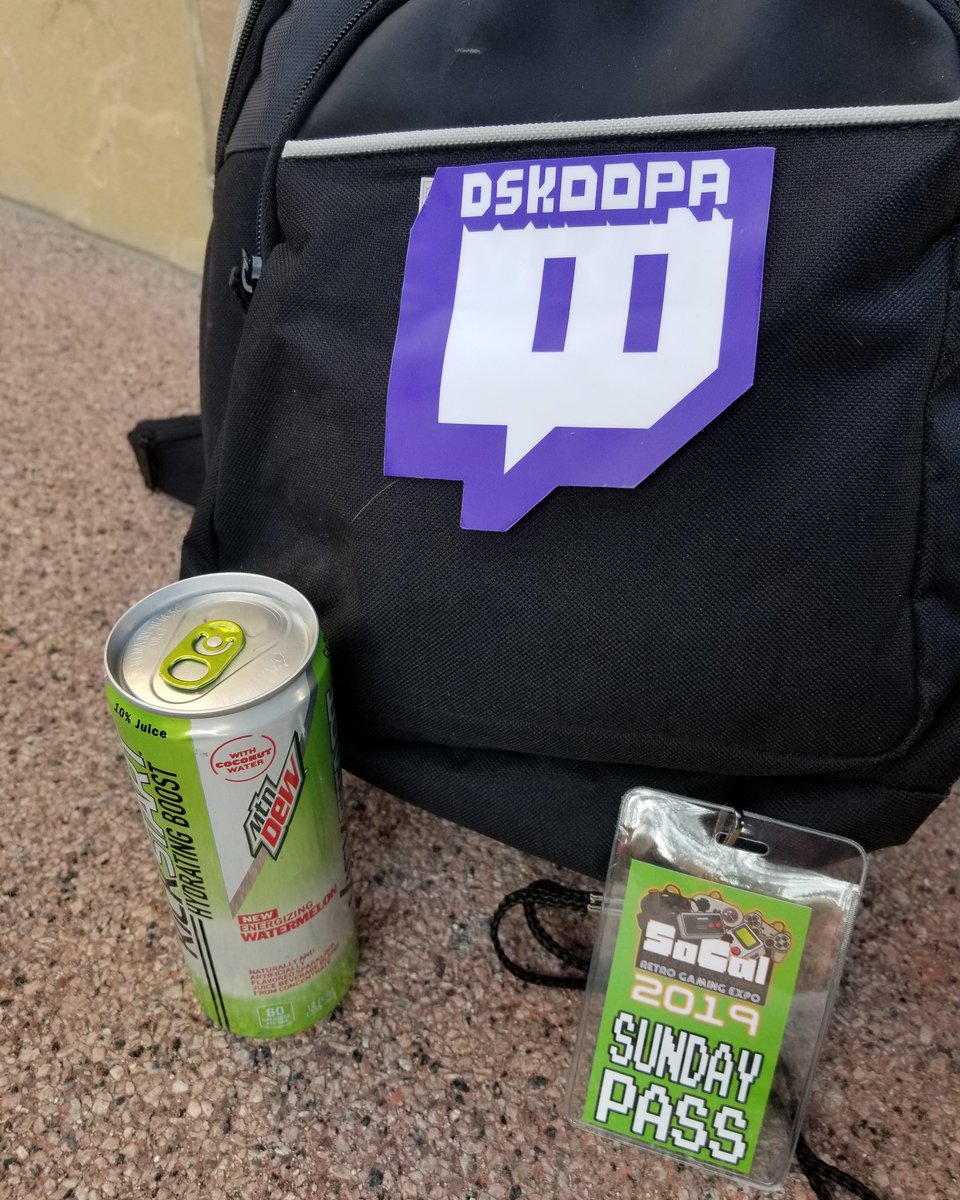 egarciadesigns's tweet photo. Ready to check out this Gaming Expo. #kickstart #scrge #socalretrogamingexpo https://t.co/OZSz1A8wps