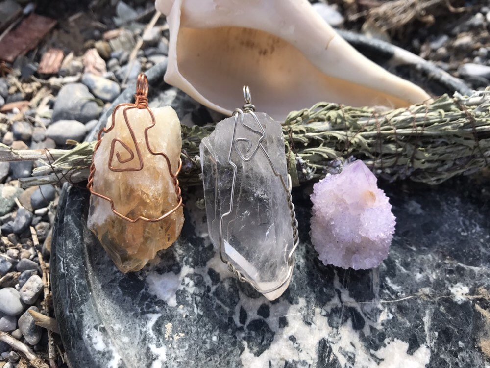 Rachel_XS_'s tweet photo. Blessed by Hopi Medicine wheel spirit ancestors, these stones will bring good luck and prosperity! https://t.co/i9kBs5Qx0b
#healingcrystals #positiveenergy #hopimedicinewheel #healing #citrine #quartz #spiritquartz #deathvalley #chakras #feelgood #handcrafted https://t.co/GoKbXpRaar