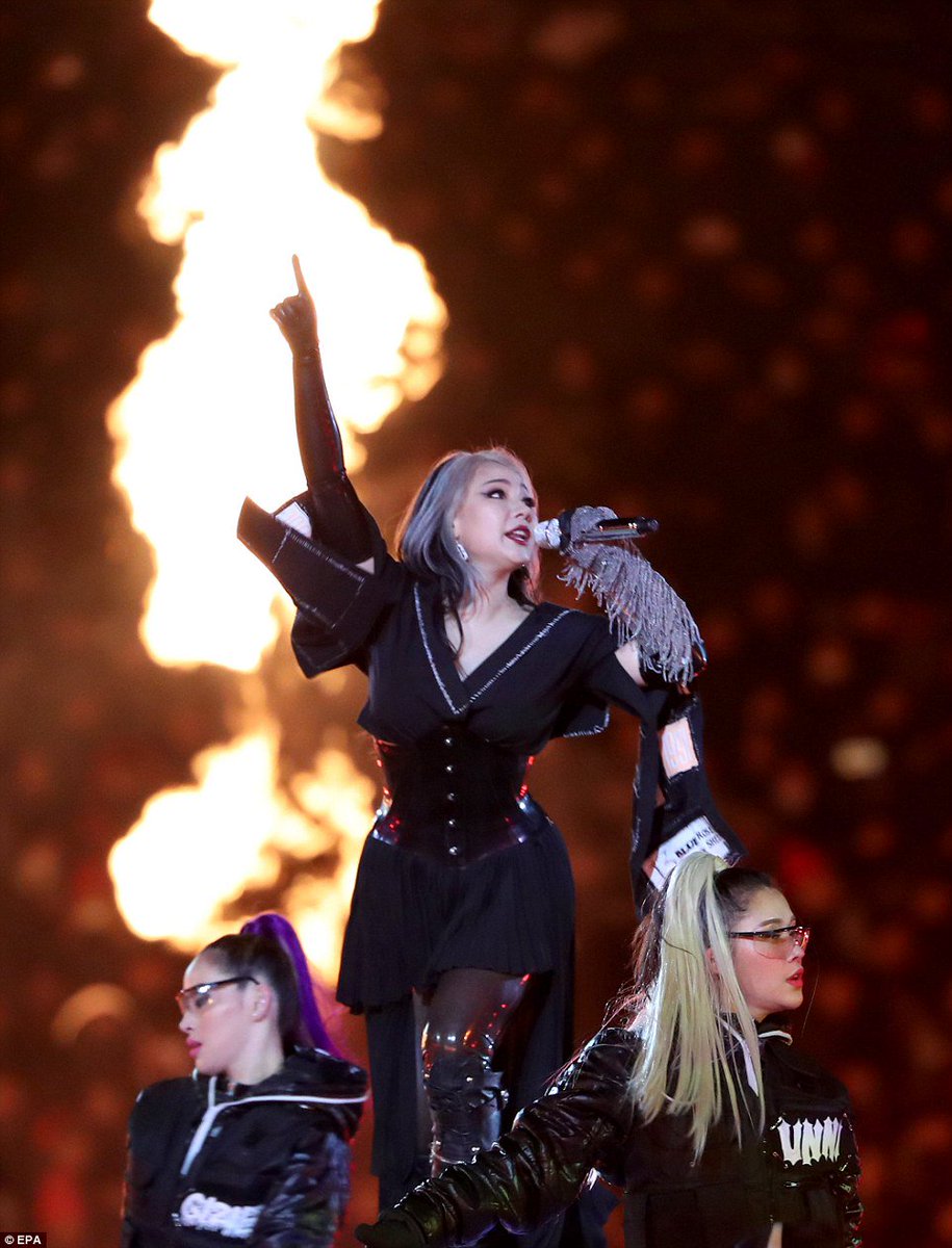 chaelinlatino's tweet photo. Hoy, se cumple un año de la magnífica presentación de CL en los Juegos Olímpicos de Pyeongchang. Momento épico en la carrera de #CL y un orgullo enorme para todo #GZB. #CLatTheOlympics @chaelinCL https://t.co/arYwJGCImK