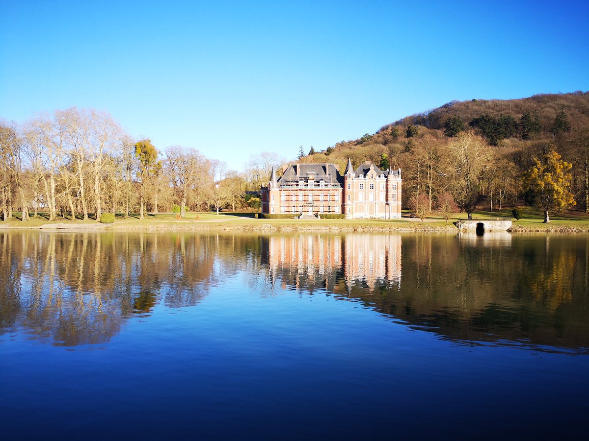 BlogAllantVers's tweet image. Belle promenade le long de la Meuse et des rochers de Néviau, au sud de #Namur.
On espère que vous avez également profité du beau soleil 🌞